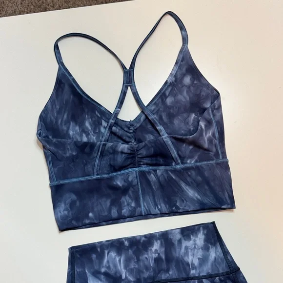 Gymshark Blue Tie-Dye Sports Bra and Shorts Set - Picture 5 of 6